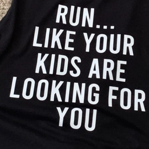 Hi! I'm Miranda thanks for checking out my closet! - Picture 6 of 12